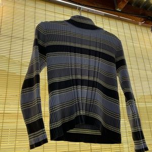 VINTAGE LIZ CLAIBORNE PETITE TURTLE NECK SWEATER